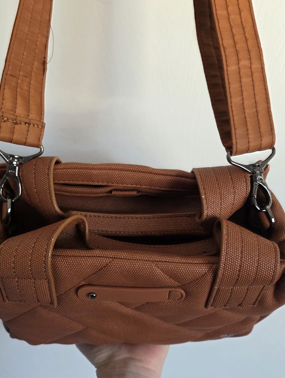 Lug Jitterbug Matte Luxe VL Crossbody Bag. - Picture 5 of 12